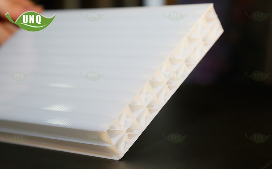 陽光板與鋼架怎么連接