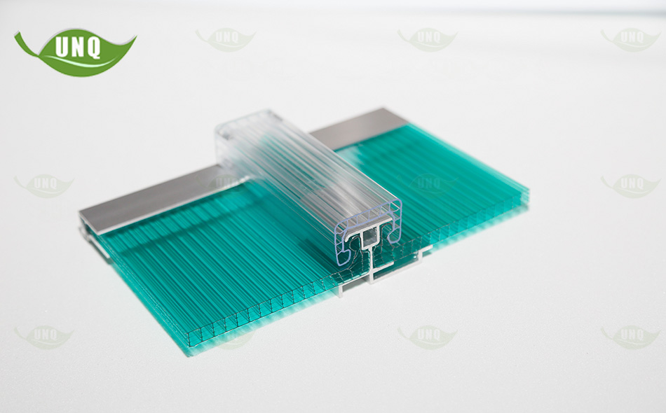 U型鎖扣陽光板怎么安裝