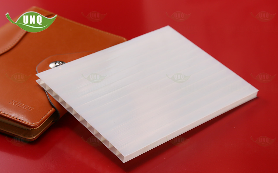 優尼科乳白雙層陽光板圖片